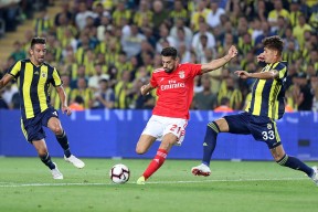 k1体育网站-冲刺阶段中超焦点战；阿贾克斯官宣签约；目标明确；控场能力受关注