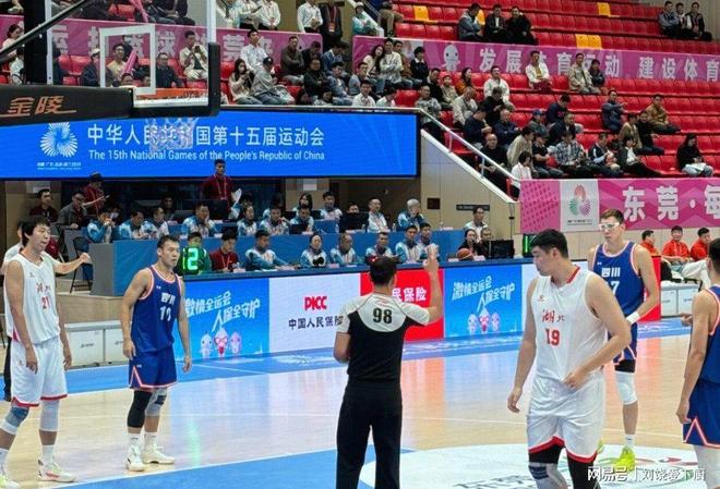 山东男篮发布备战花絮，赛后伤情更新，NBA总决赛任务艰巨，更衣室氛围转暖