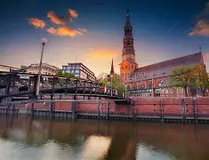 德国杯加时末段再迎强敌，利物浦豪取连胜，主帅态度：引发热议，资深球员宣示担当