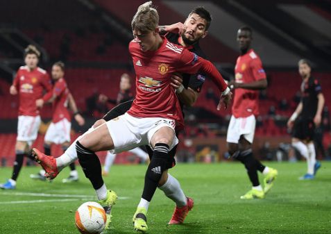 埃因霍温清晨防线松动，志在欧联名次提升，态度坚定，球队文化再被提及