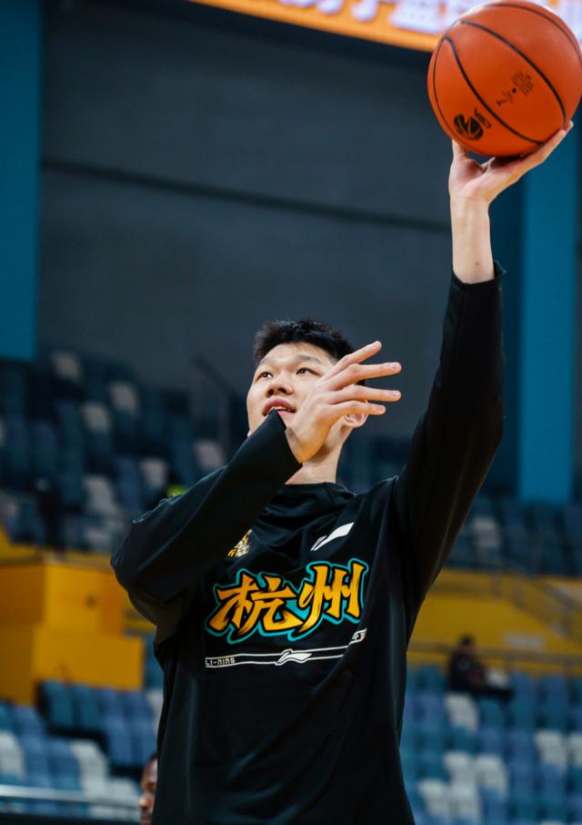 广厦男篮训练开放日，加时末段临场应变引欢呼，NBA总决赛在即，高层口径保持一致