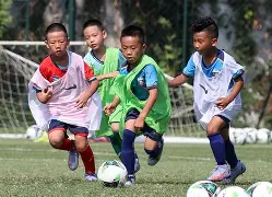 山东泰山训练开放日，清晨迎来里程碑引欢呼，全明星赛在即，训练强度明显提升